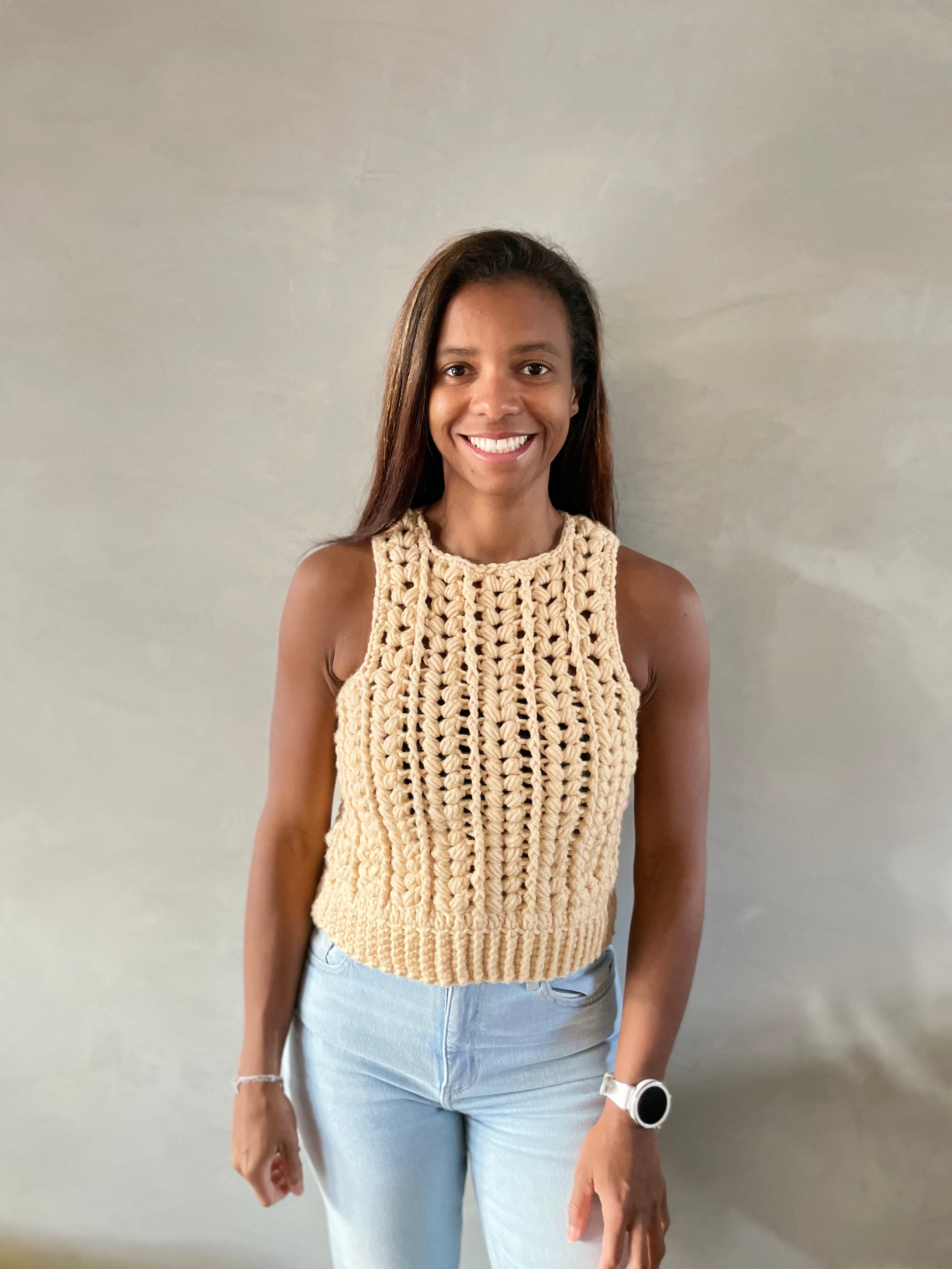 Colete de croche creme sem manga